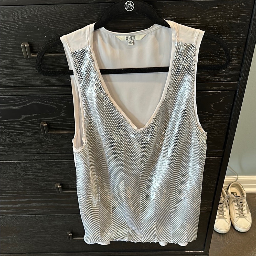 BB Dakota Silver Sequin Sleeveless Top